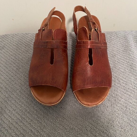 Sandals - Picture 1 of 5